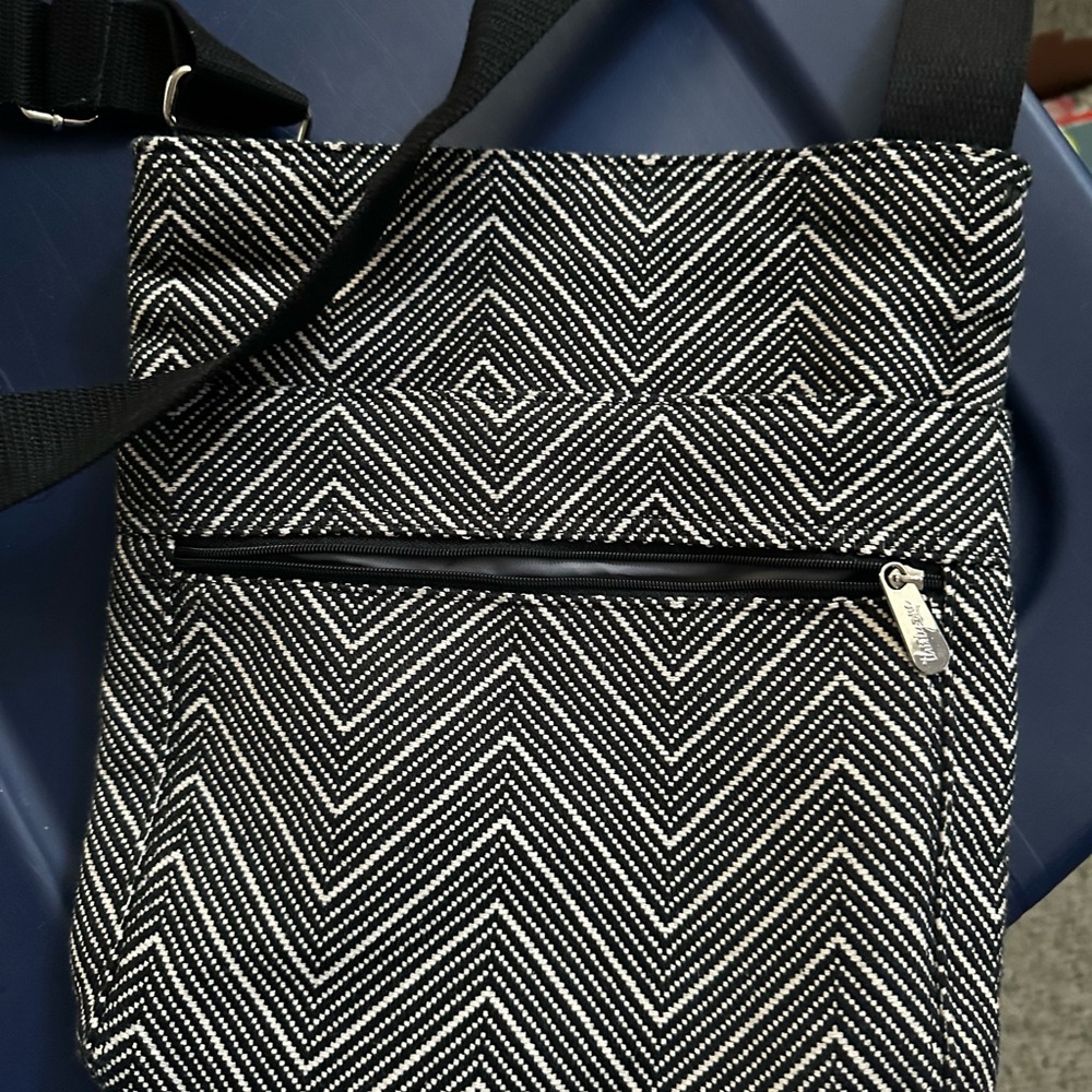 Stylish Black and White  crossbody chevron Bag EUC
